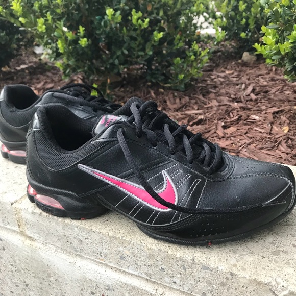 Nike Women’s Tranier - Picture 2 of 6